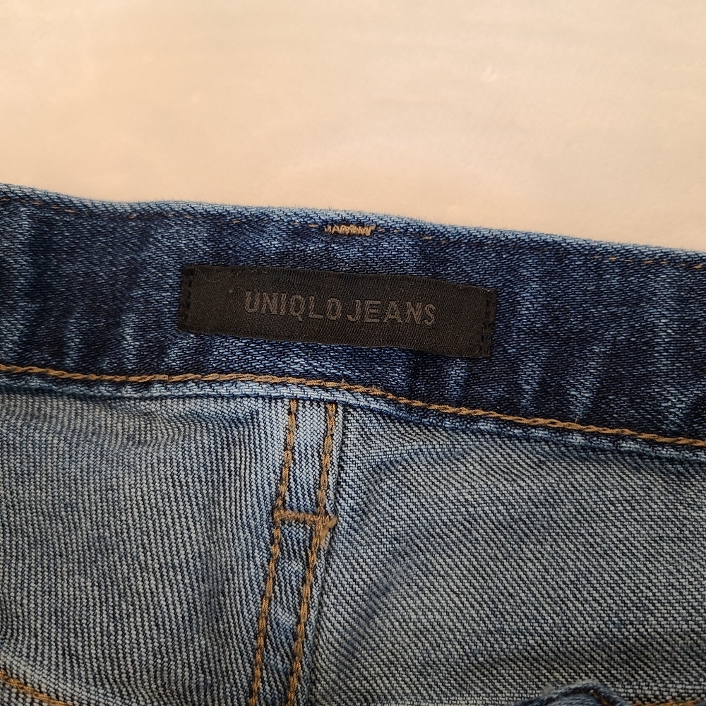 Uniqlo slim fit mid rise straight leg Jeans - Picture 7 of 9